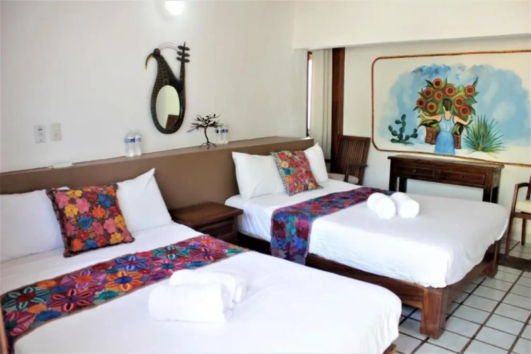 Standard Triple room