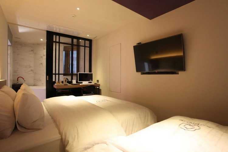 Avenue Nine Hotel