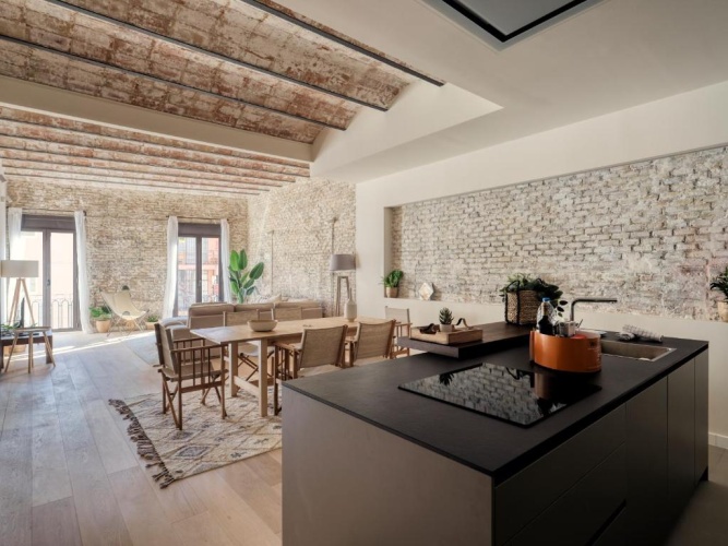 2 Bedrooms Apartment
