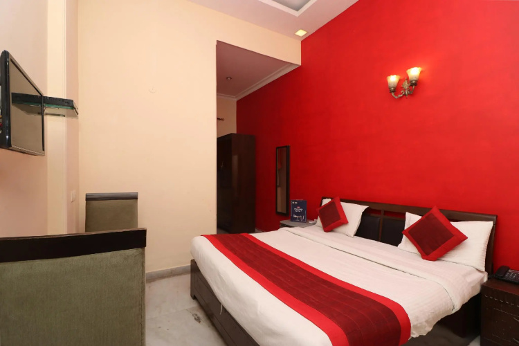 OYO 834 Shree Balaji Hotel