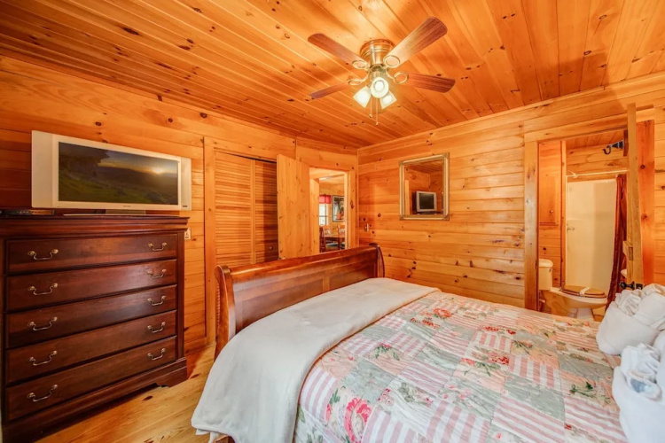Blueridge Lodge Wrap-around Deck