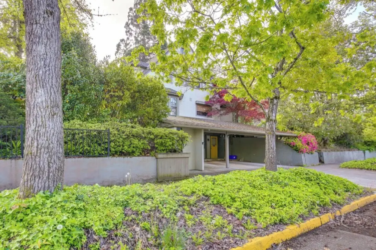 Centrally Located Eugene Apt < Half-mi to UO!