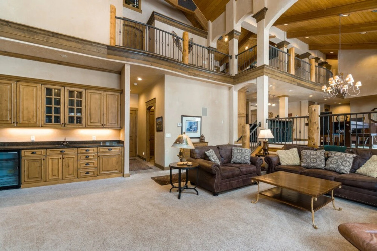 Keystone Gulch 8 Bedroom Home by Redawning