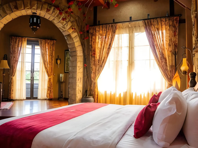 EdensoR Hills Villa, Resort & Café Sharia