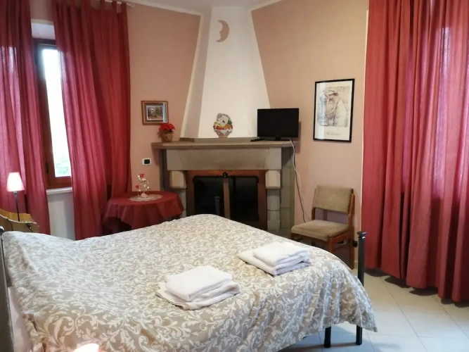 1 Bedroom Economy Apartment with balcony and with mountain view