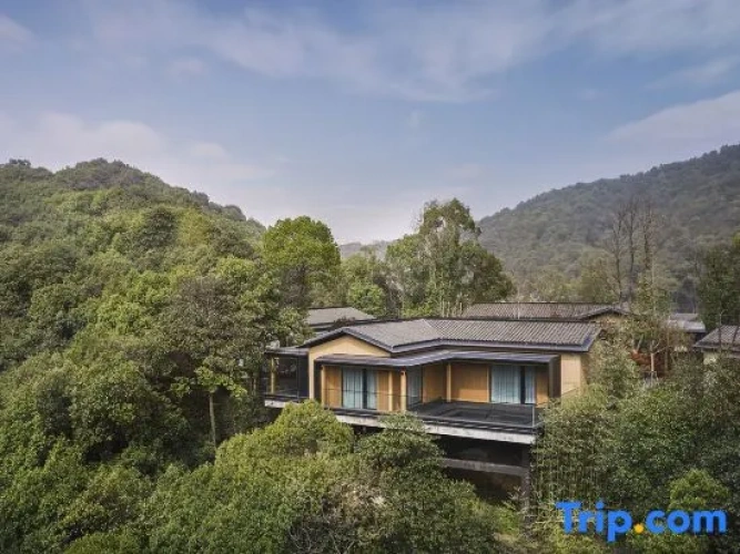 2 Bedrooms Premier Villa