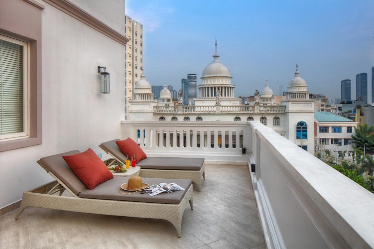 Suite with balcony