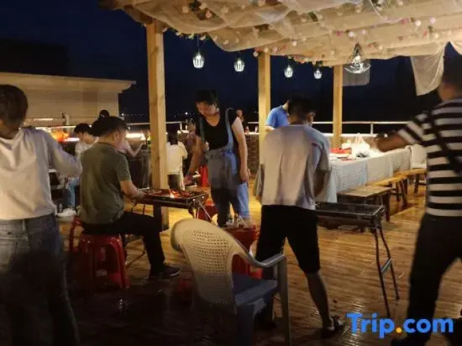 Sijihai Hostel
