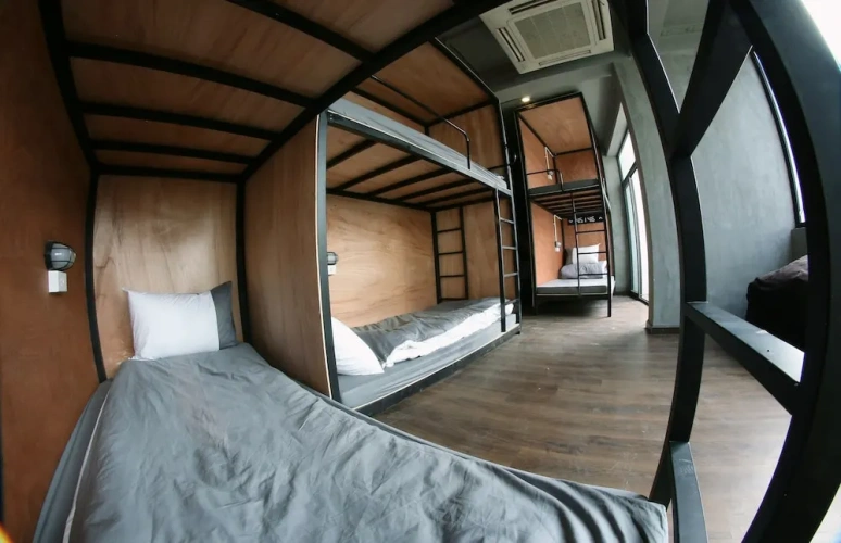 Bed in Dorm with balcony and with city view