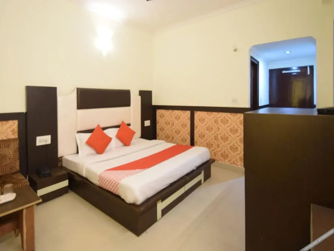 Hotel shree palace, katra ,