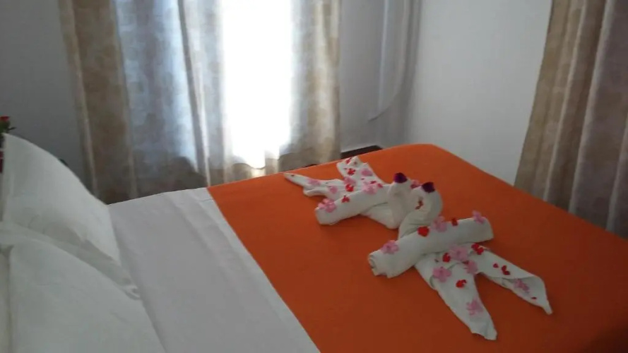 5bedroom villa in perissa beach