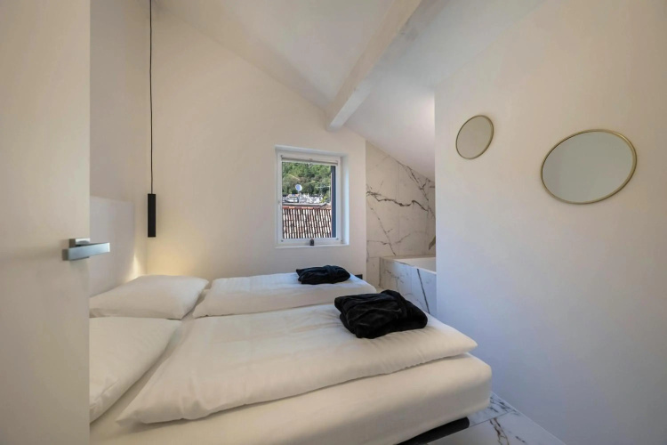 App 9 Palazzo Cavour