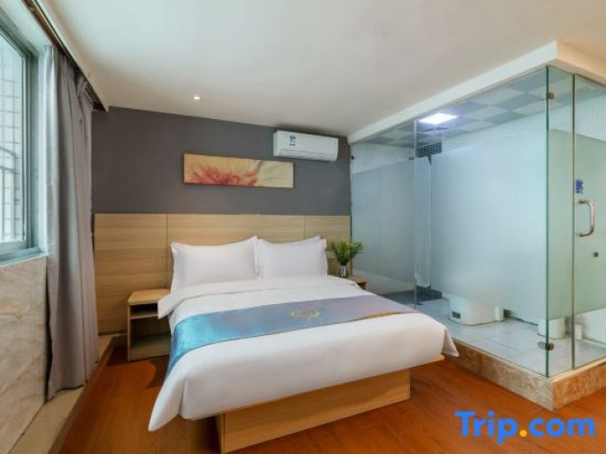 Standard Double room with city view