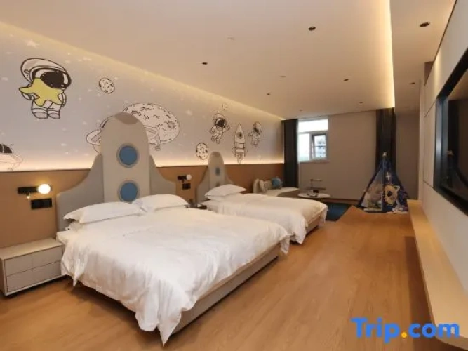 Standard Family room