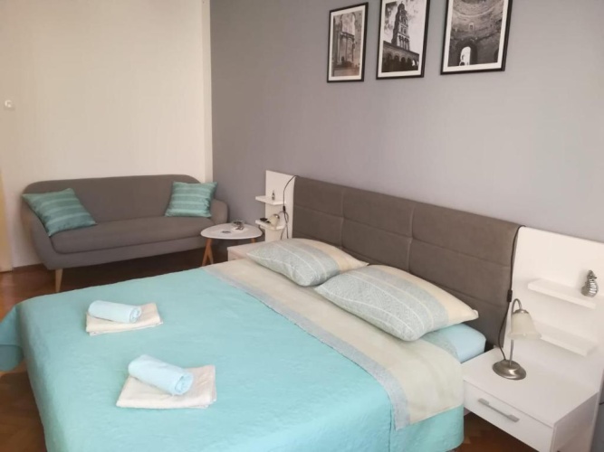 Standard Double room with street view