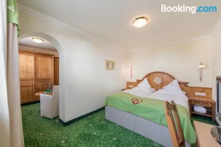 Superior Hotel Edelweiss