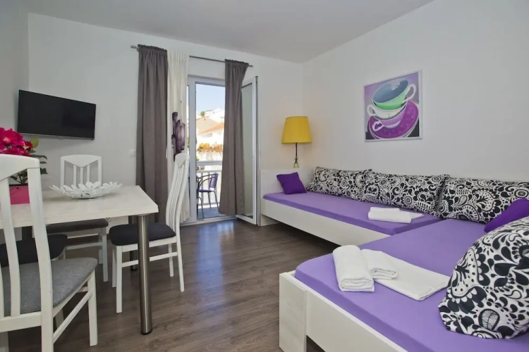 1 Bedroom Apartment with sea view