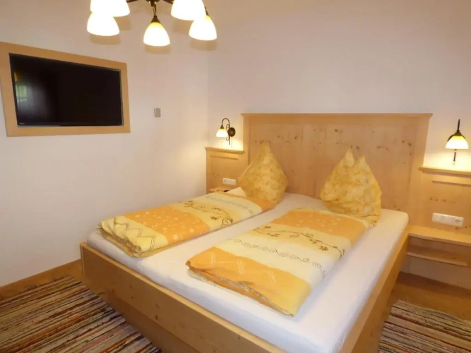 3 Bedrooms Apartment