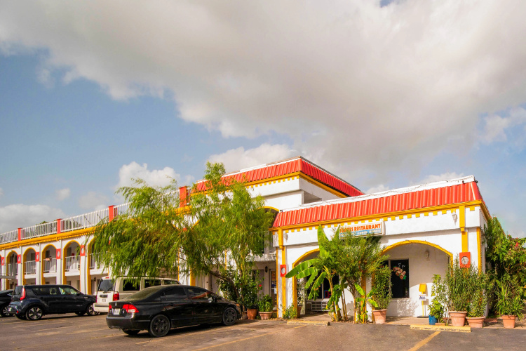 Hotel O Houston East Channelview I-10 - Highlands, TX