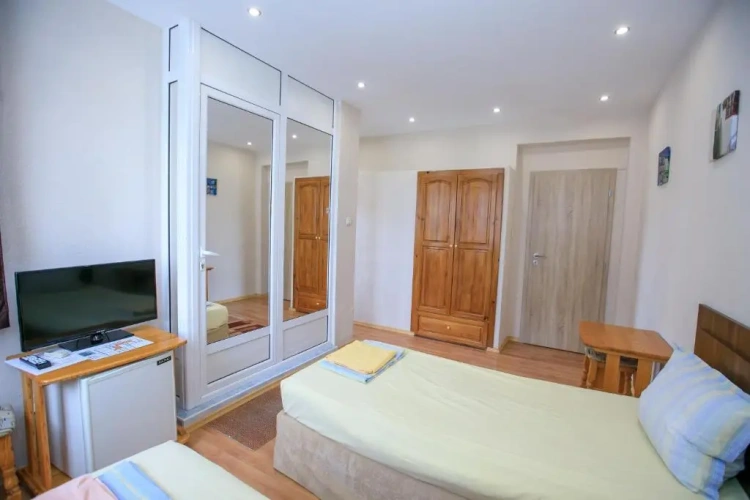 Standard Twin room with balcony