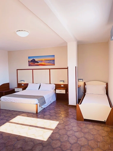 Standard Triple room