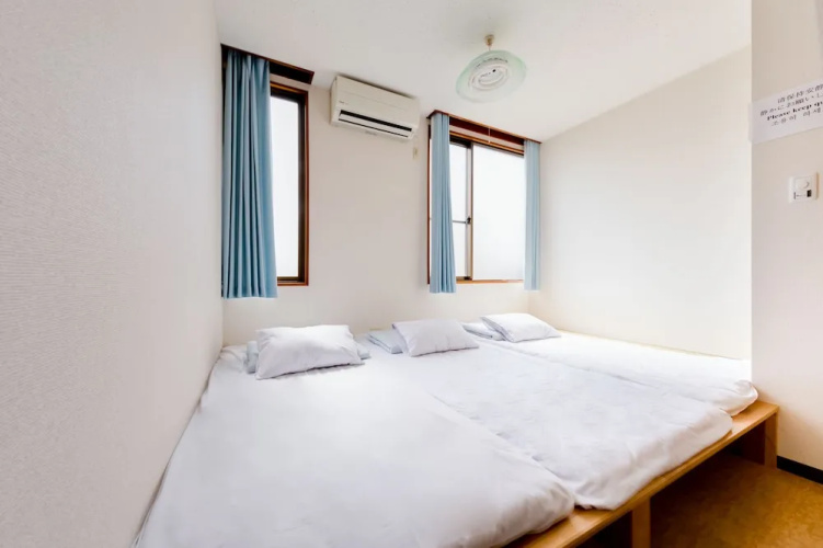 Yolee Guest House