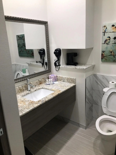 Grand Villa Inn & Suites - Humble
