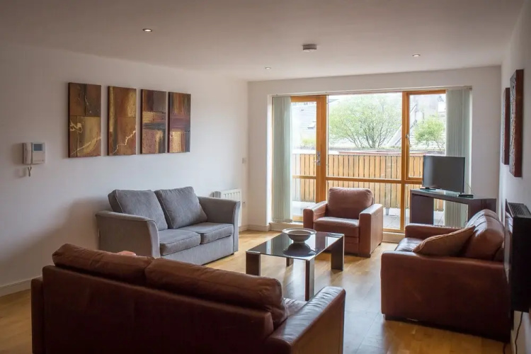 5 Courthouse Square Clifden