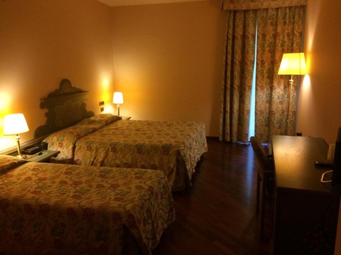 Standard Triple room