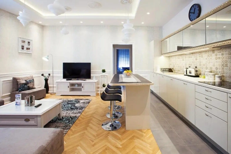 2 Bedrooms Apartment