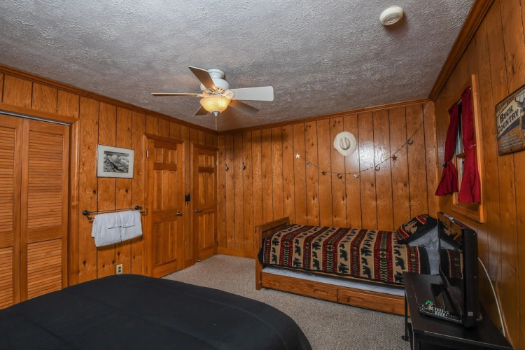 Oakleaf Lodge Holiday Home