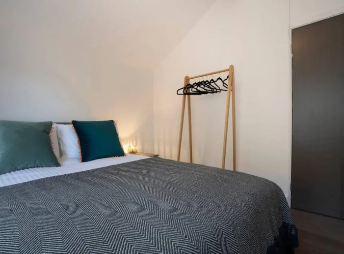 3 Bedroom - 2BR - Apartment - Central Windermere