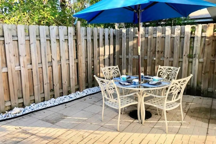 Gorgeous Beachy Chic Condo in Key Biscayne