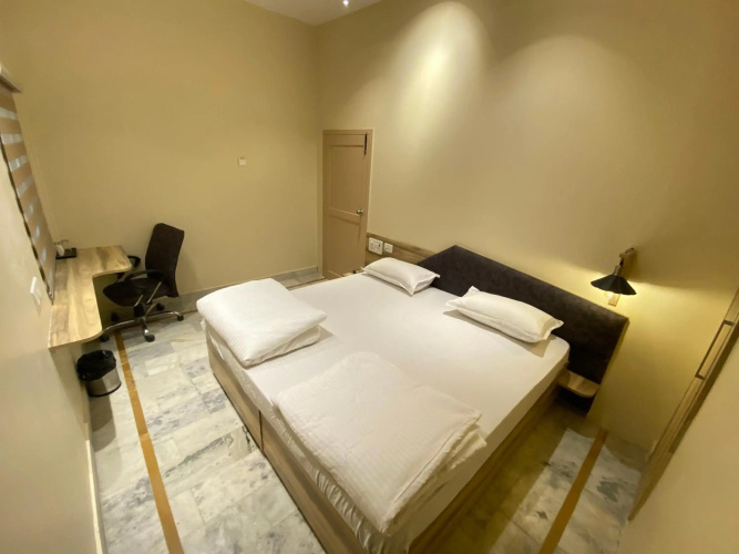 Backpackers Den