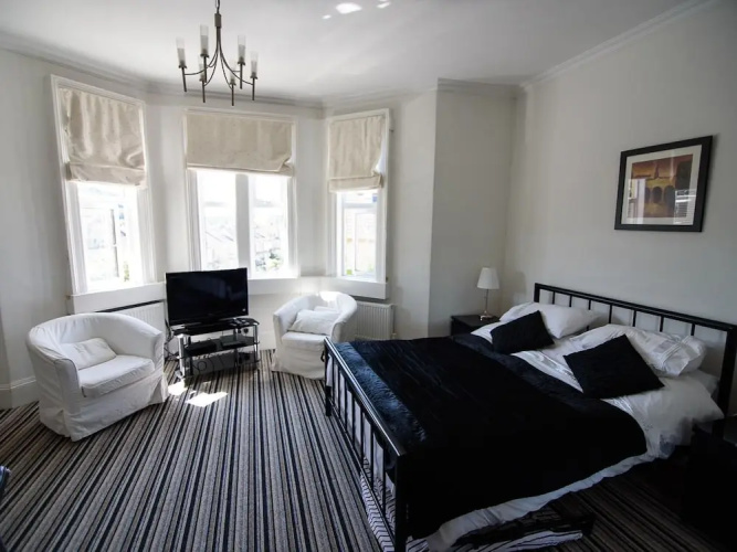 10 Lime Grove