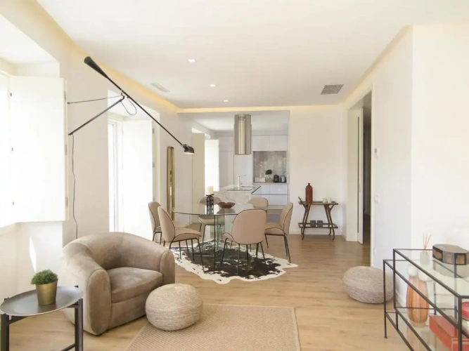 3 Bedrooms Apartment