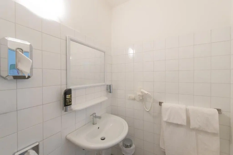 Standard Triple room with balcony