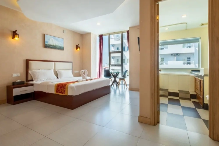 Standard Double room with city view