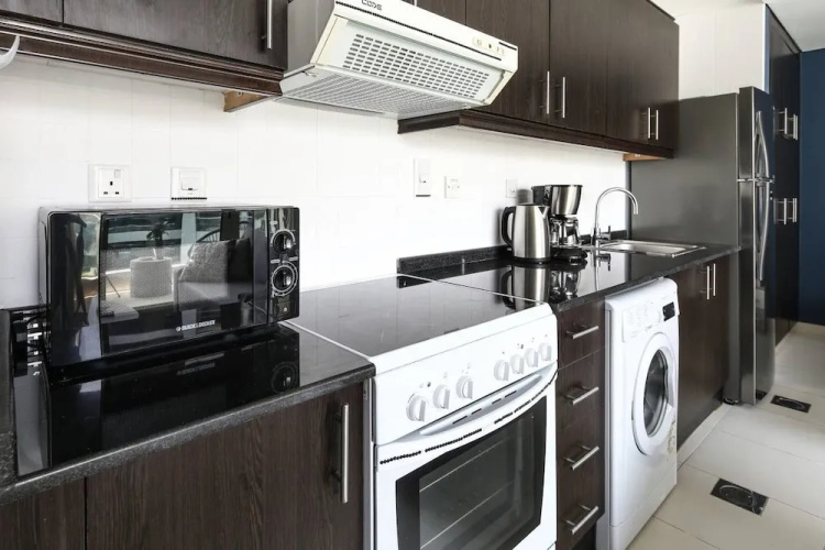 Enticing Studio in Dubai Marina - Next to Beach!