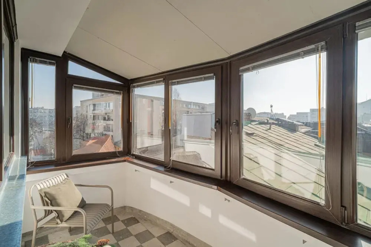 Vibrant & Spacious 3BR Condos on Amzei Square
