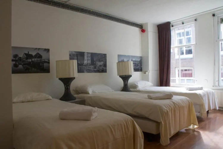 Hotel & Bar 55