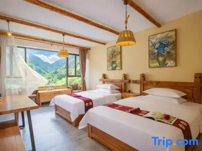 Standard Family room with mountain view