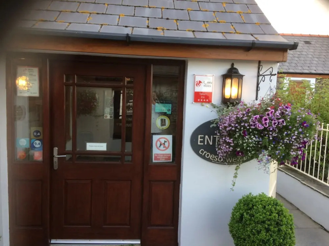 The Harp Inn