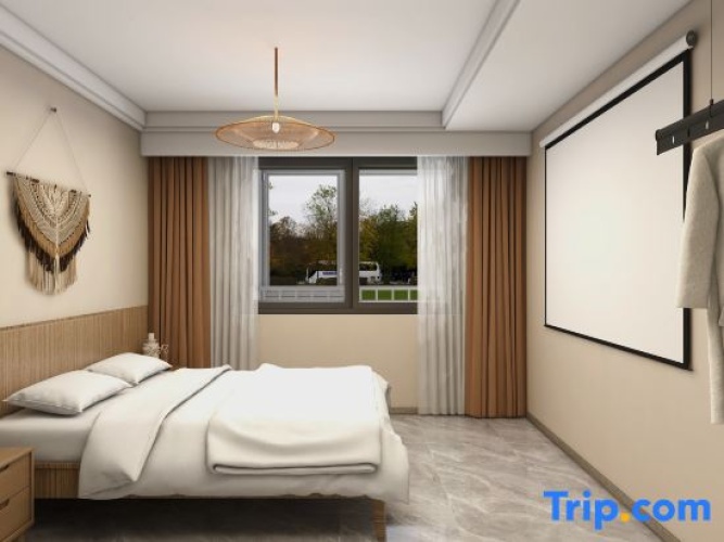 2 Bedrooms Suite with land view