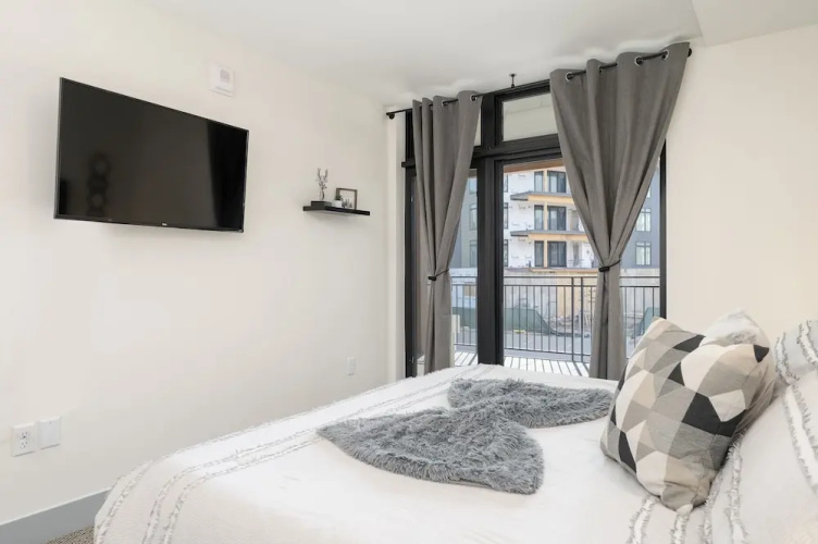 Ski Idlewild 1 Bedroom Condo by RedAwning