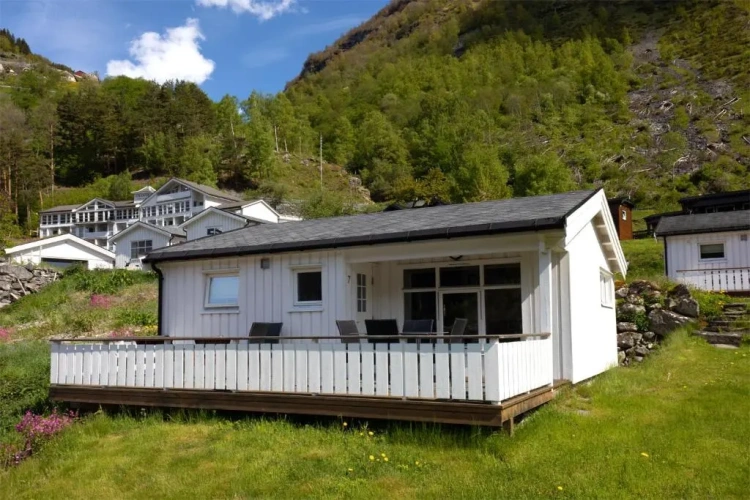 2 Bedrooms Cottage