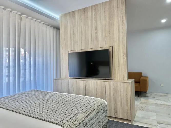 Charming Modern Studio in Porto