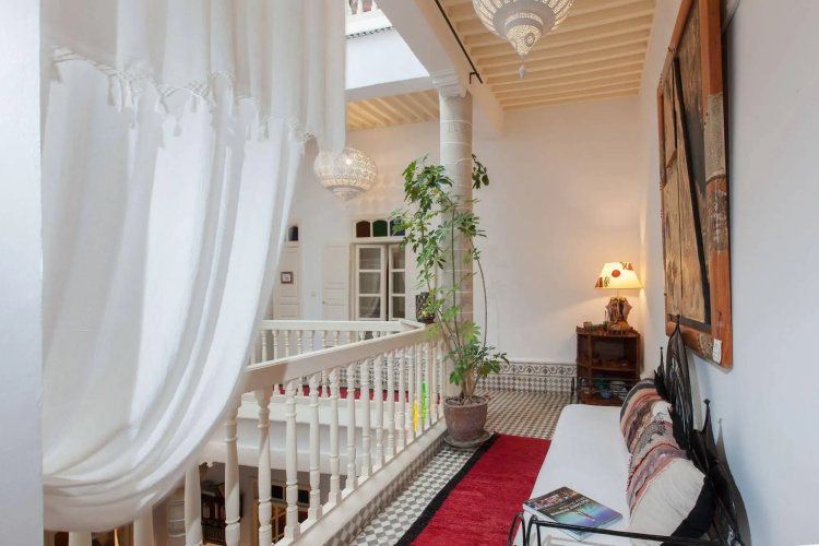 Riad  Emotion