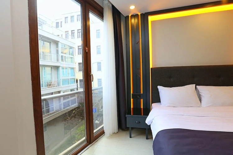 Deluxe Triple room with balcony