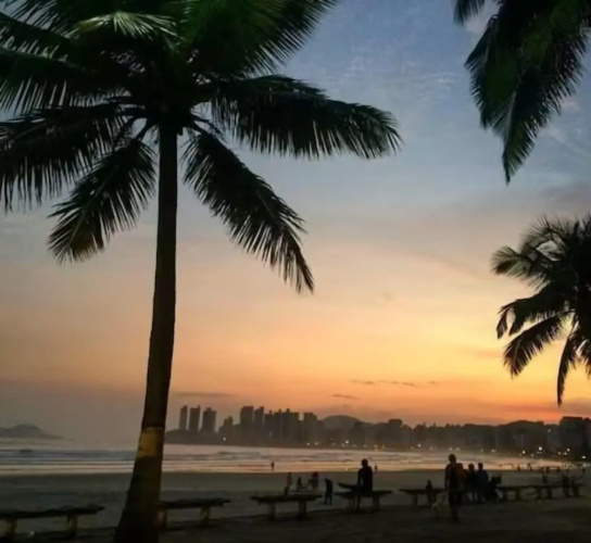 Apto próximo da Praia da Enseada c Wi-Fi